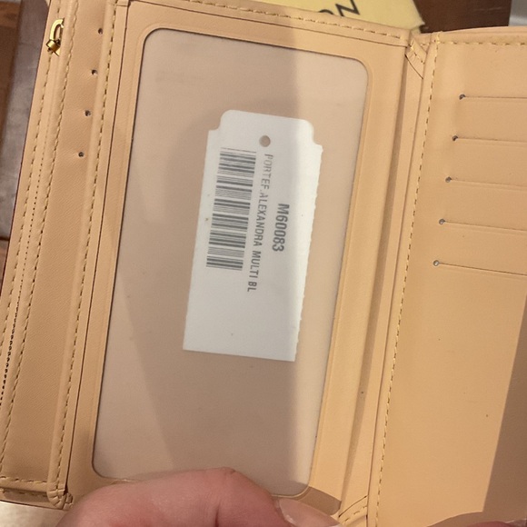 Louis Vuitton x Murakami Multicolor Monogram Wallet on White - Picture 7 of 10